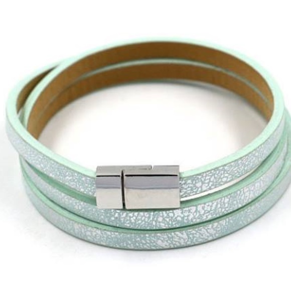 Kate Tuesday Jewelry - ❤BOGO!❤NEW! wrap cuffs